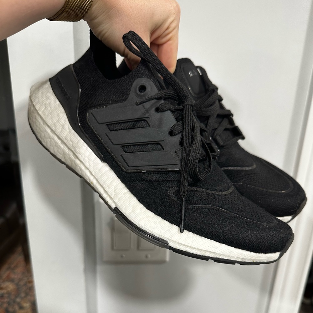 Ultraboost 22 women’s running shoes